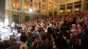 Pob-19 Standing Ovations