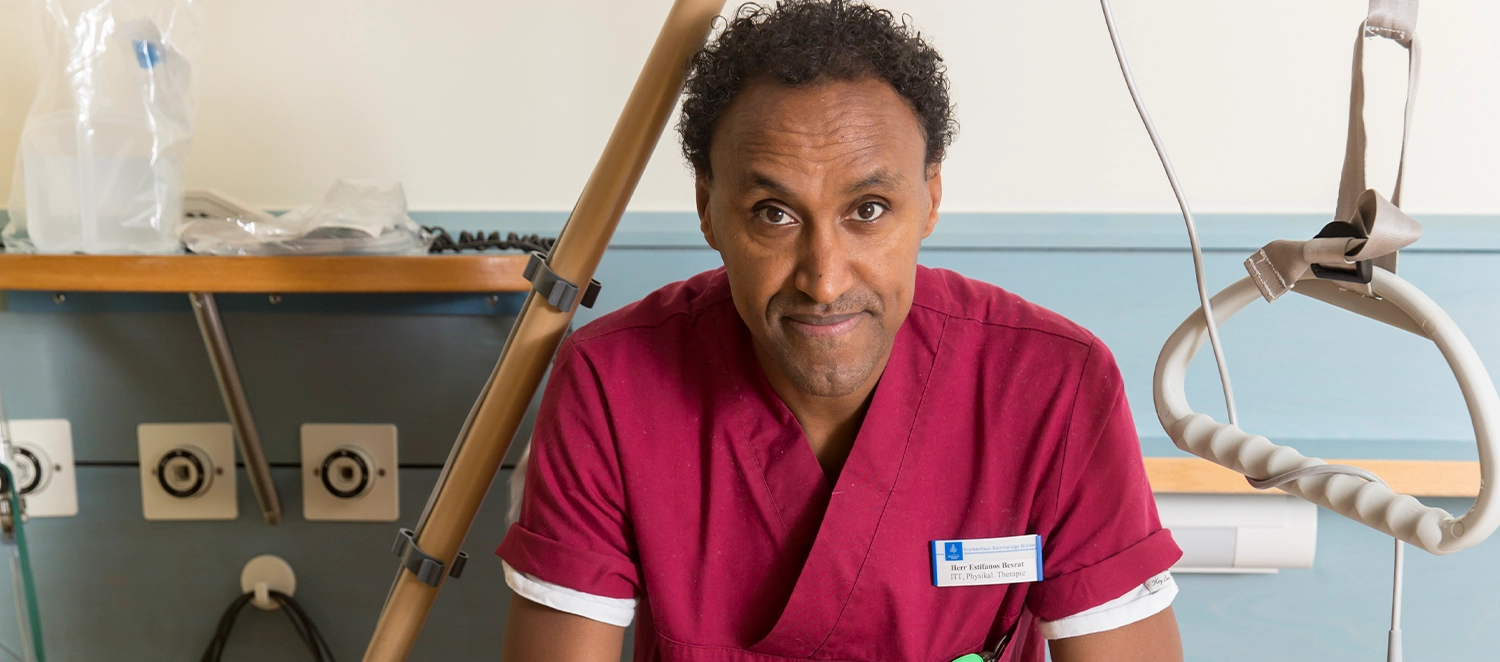 Estifanos Besrat, Physiotherapeut